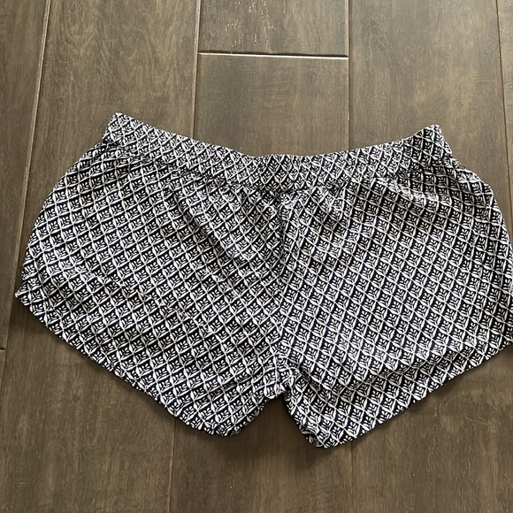 O’Neill lightweight shorts - Picture 2 of 5